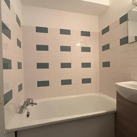 Close To Tram Apartment *